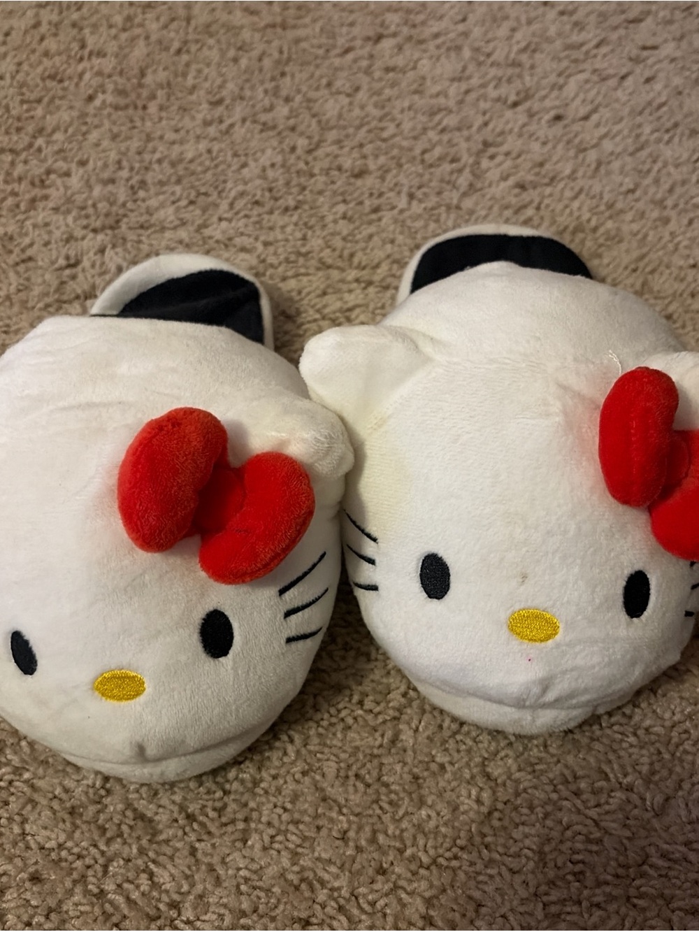 Disney Hello Kitty White Plush Slippers with Red Bows